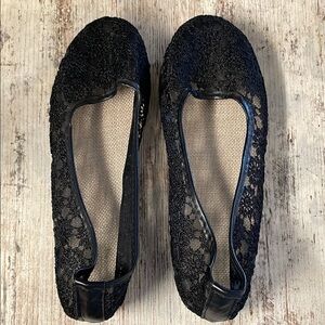 Black Textured Flats with Rounded Toe